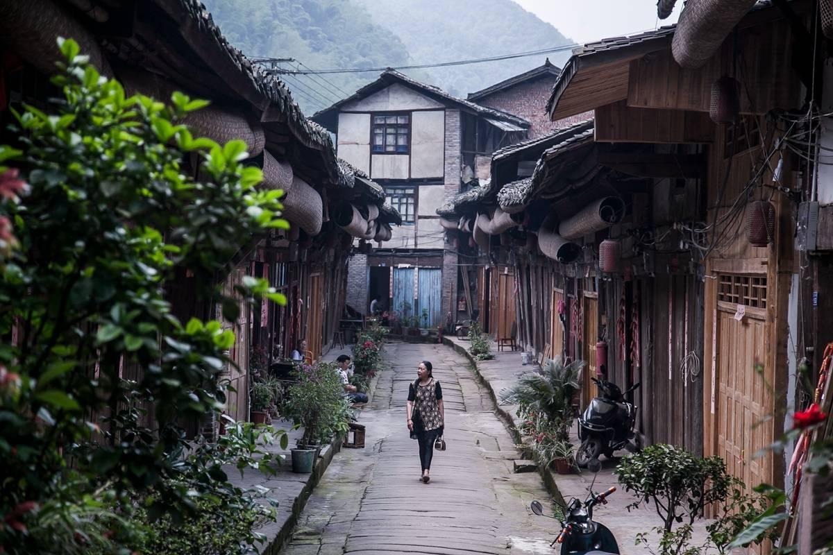 大学师生恋,合适吗?-专业有问必答平台
